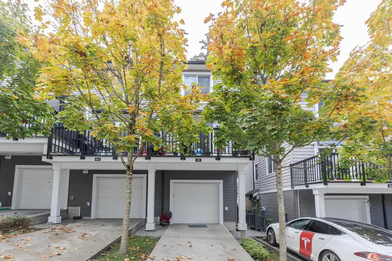161 14833 61 AVENUE - photo 3 of 39