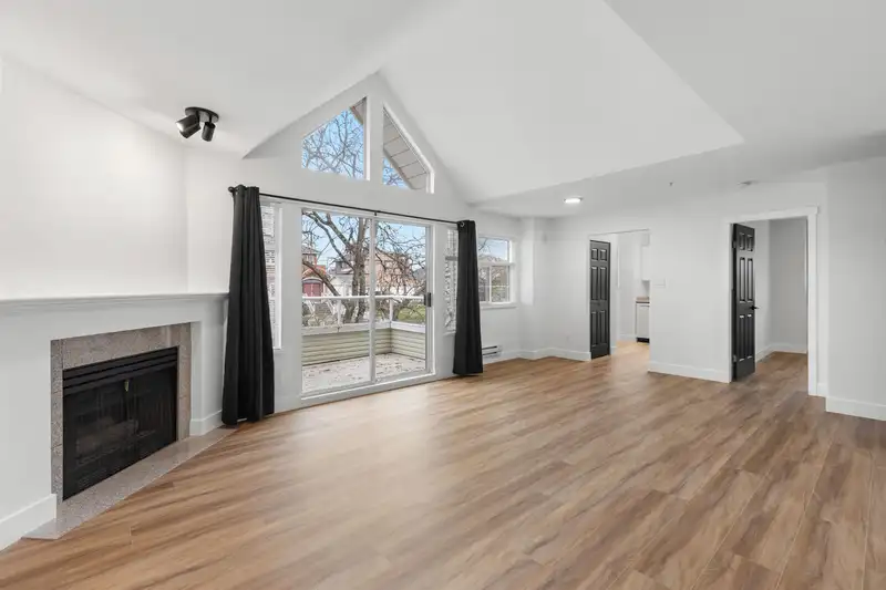 404 3638 RAE AVENUE - photo 2 of 27