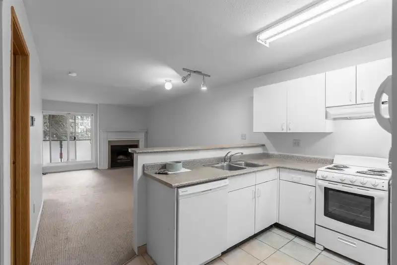 208 2255 ETON STREET - photo 4 of 31