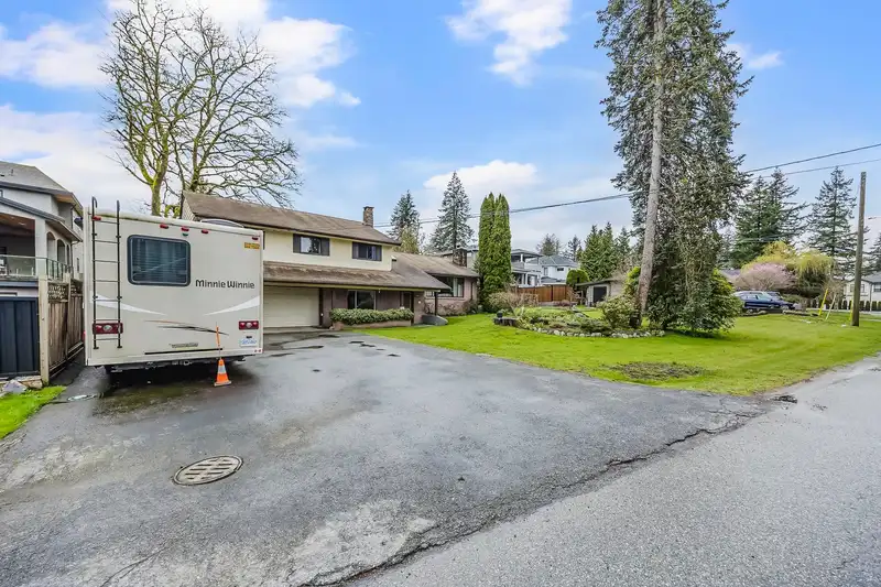 1316 HARBOUR DRIVE - photo 2 of 32