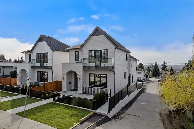 1 4432 IRMIN STREET - photo 2 of 30