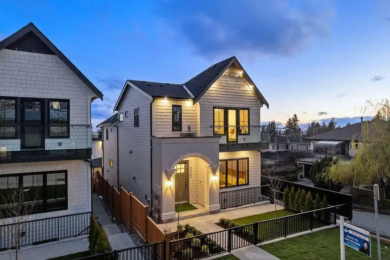 1 4432 IRMIN STREET - photo 3 of 30