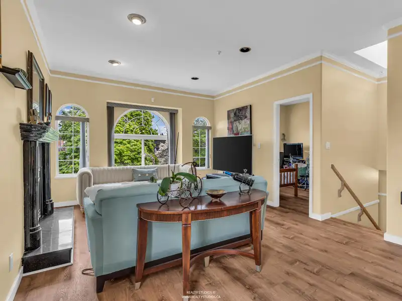5323 DUMFRIES STREET - photo 3 of 27