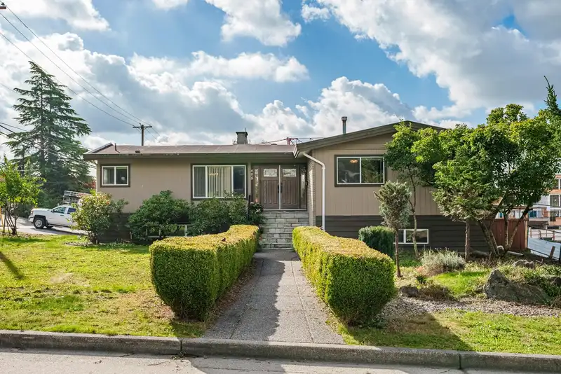 608 MADORE AVENUE - photo 1 of 38