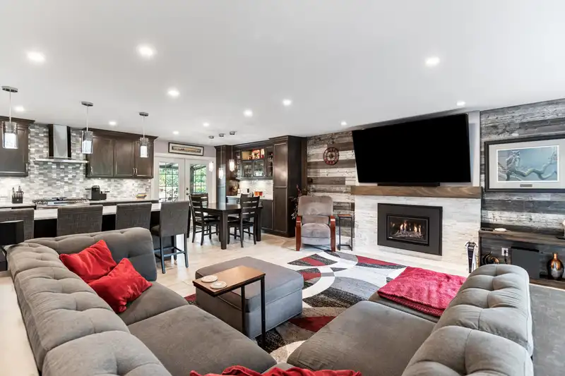 12489 SKILLEN STREET - photo 4 of 40