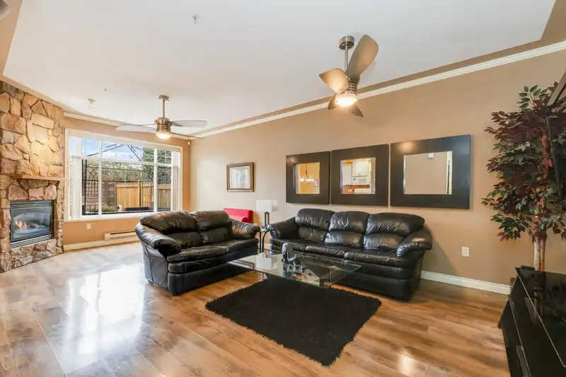 8 19148 124 AVENUE - photo 2 of 27