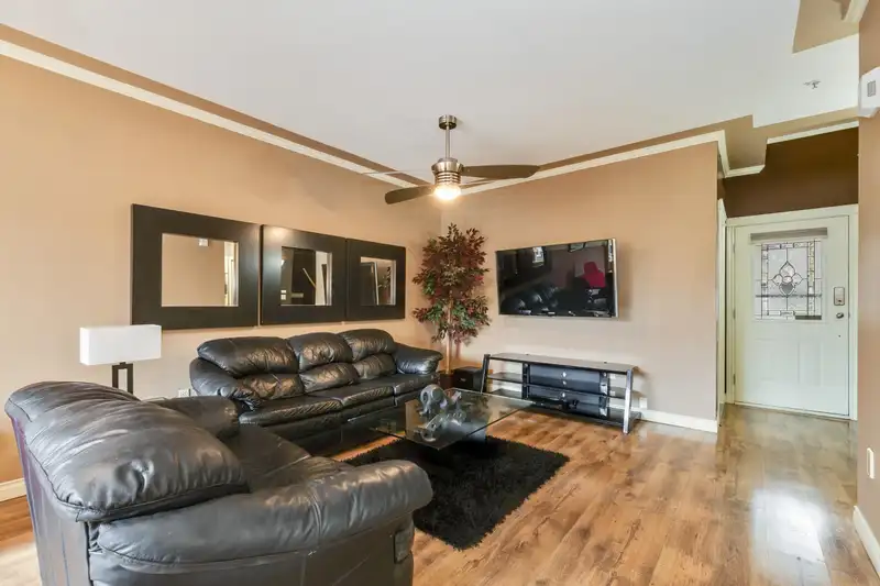8 19148 124 AVENUE - photo 3 of 27