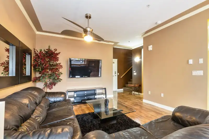 8 19148 124 AVENUE - photo 4 of 27
