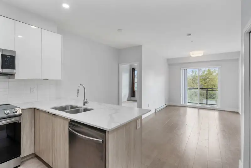 309 5486 199A STREET - photo 2 of 30