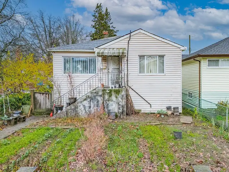 1805 E 51ST AVENUE - photo 1 of 8