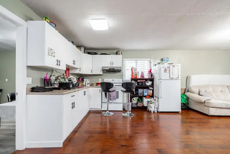 12490 114 AVENUE - photo 4 of 28