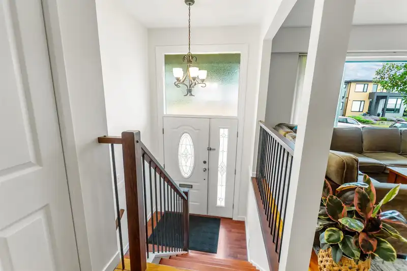444 LAKEVIEW STREET - photo 2 of 33