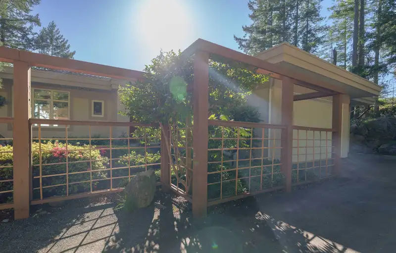 11677 SUNSHINE COAST HIGHWAY - photo 4 of 40