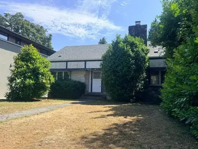1420 W 38TH AVENUE - photo 1 of 1