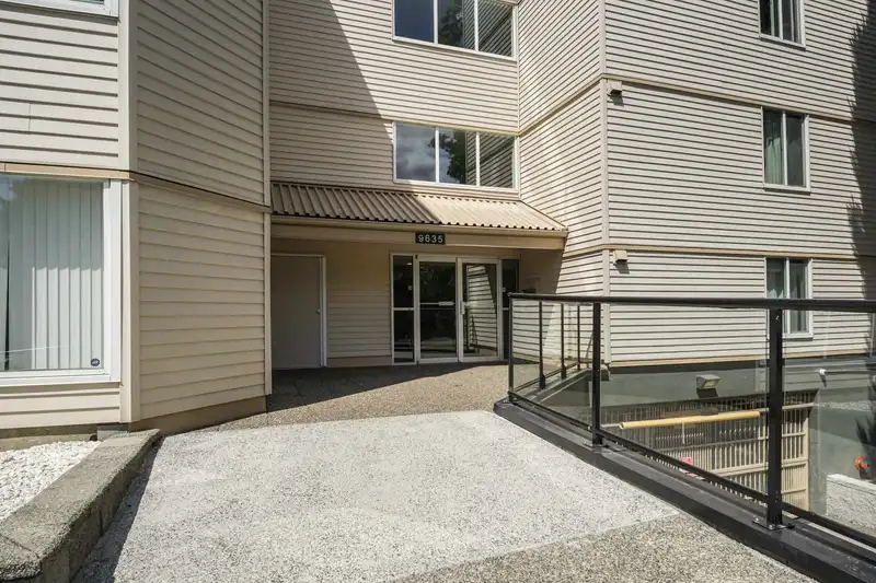 310 9635 121 STREET - photo 3 of 17
