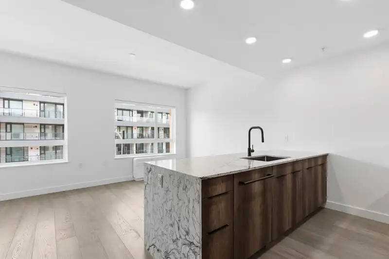 306 3590 W 39TH AVENUE - photo 1 of 29
