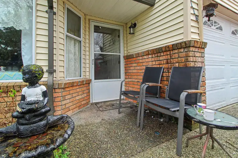 118 6841 138 STREET - photo 4 of 30