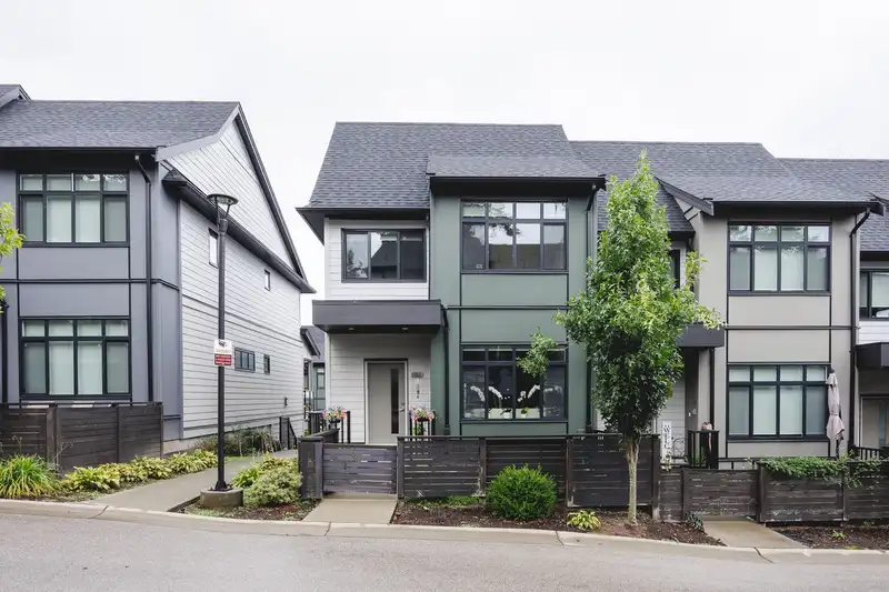 84 15177 60 AVENUE - photo 1 of 40