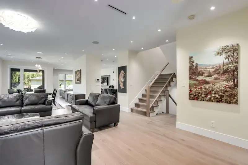 2220 BRIDGMAN AVENUE - photo 4 of 40