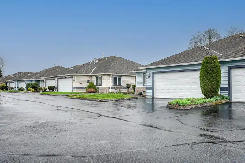 91 5550 LANGLEY BYPASS - photo 4 of 39