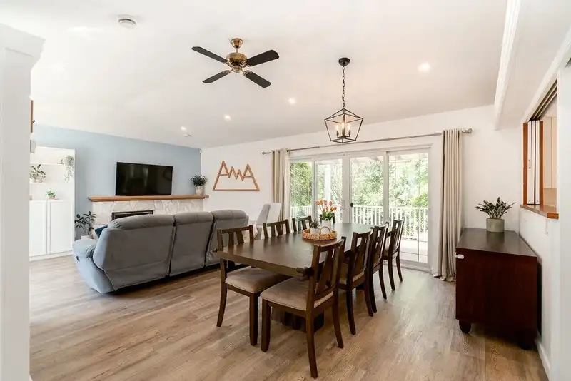1032 EDGEWATER CRESCENT - photo 1 of 40