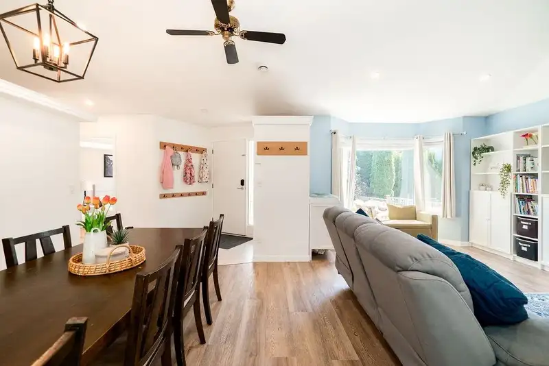 1032 EDGEWATER CRESCENT - photo 2 of 40
