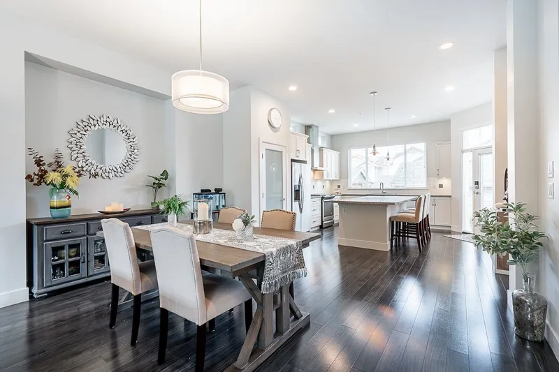 10489 ROBERTSON STREET - photo 2 of 25