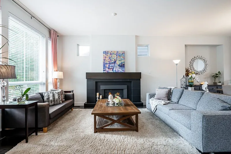 10489 ROBERTSON STREET - photo 4 of 25