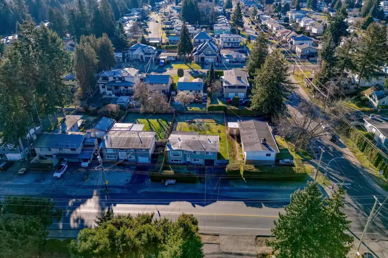11810 96 AVENUE - photo 2 of 25