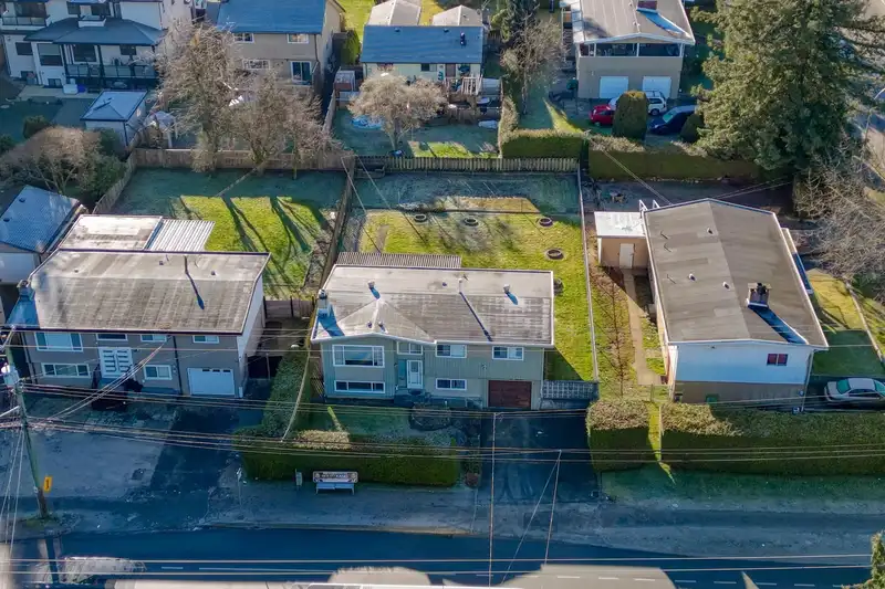11810 96 AVENUE - photo 3 of 25