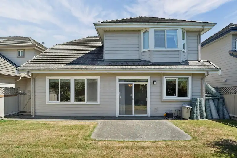 3488 TOLMIE AVENUE - photo 3 of 40