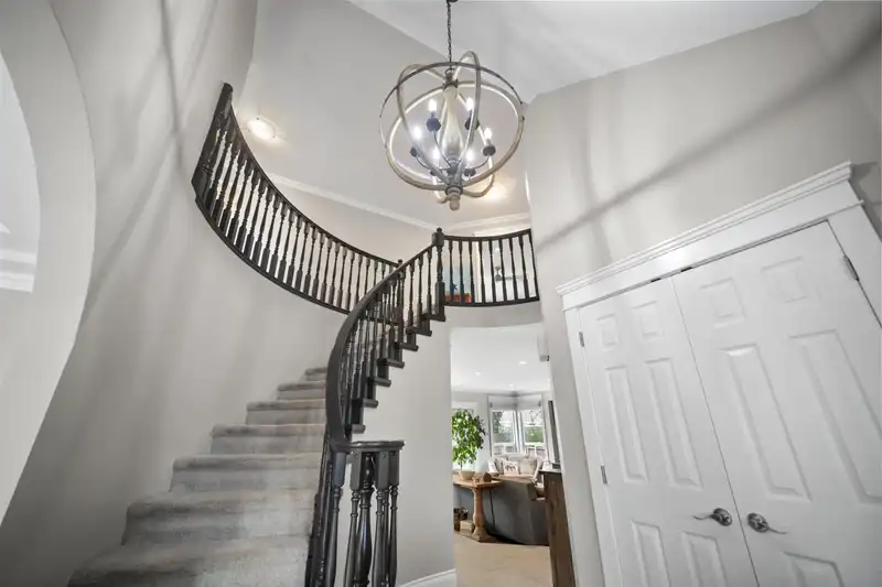 21542 87 AVENUE - photo 4 of 32
