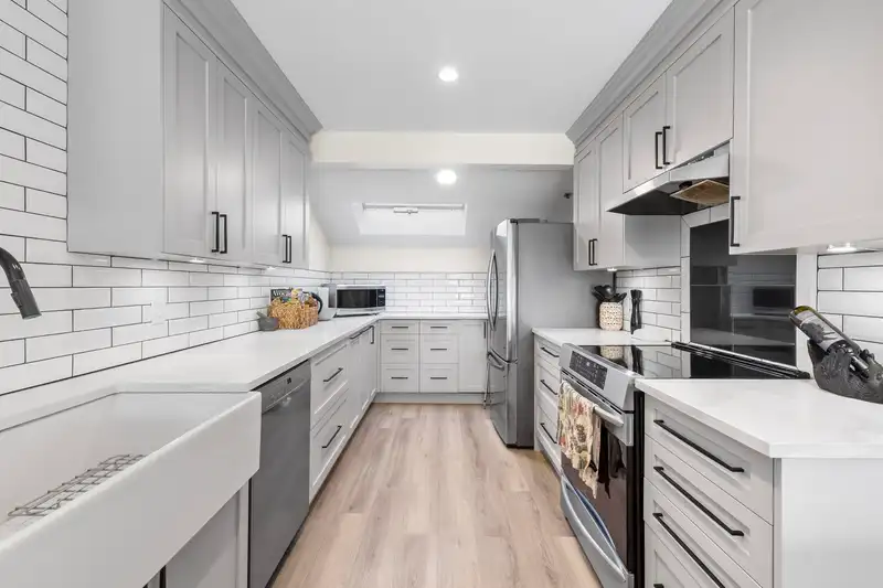 29 5666 208TH STREET - photo 2 of 20