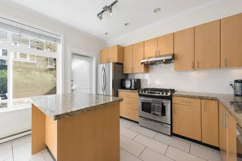 319 W 59TH AVENUE - photo 2 of 40
