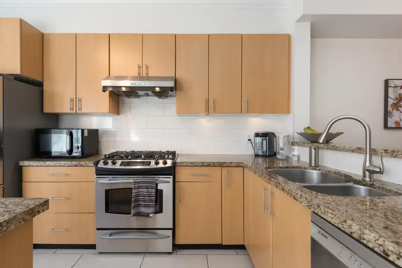 319 W 59TH AVENUE - photo 3 of 40