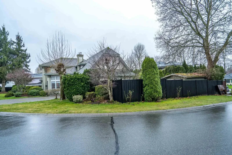 14168 85A AVENUE - photo 2 of 25