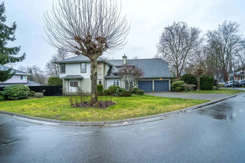 14168 85A AVENUE - photo 4 of 25