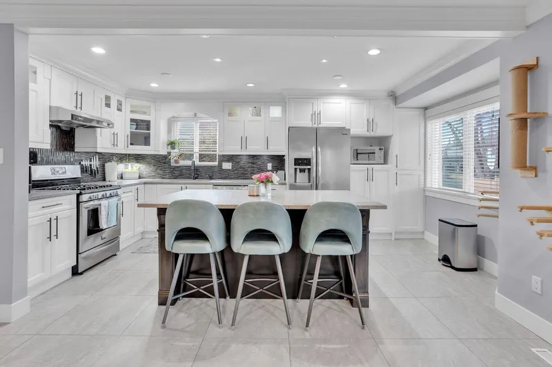 8895 MITCHELL WAY - photo 2 of 25