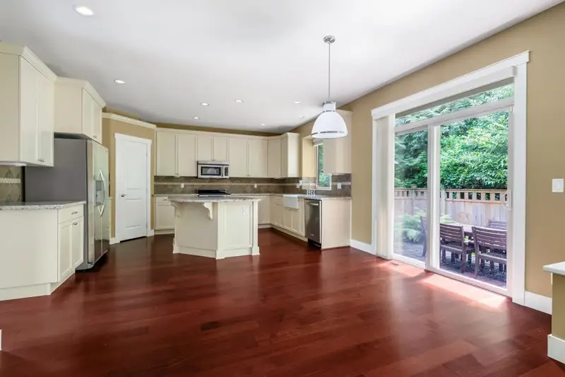 14208 36A AVENUE - photo 2 of 23