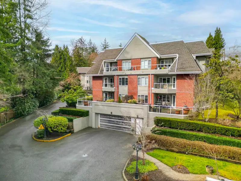 312 2020 CEDAR VILLAGE CRESCENT - photo 1 of 38