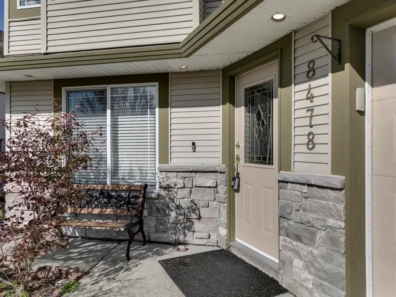 8478 DOERKSEN DRIVE - photo 3 of 25