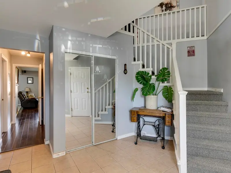 8478 DOERKSEN DRIVE - photo 4 of 25