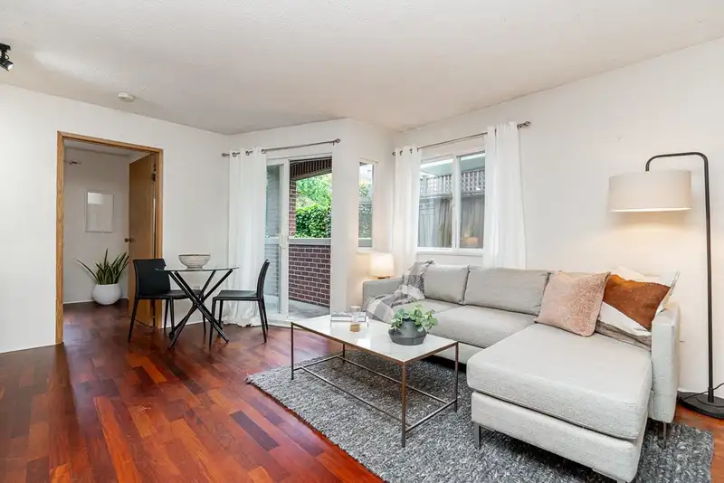 204 2239 W 1ST AVENUE - photo 2 of 26