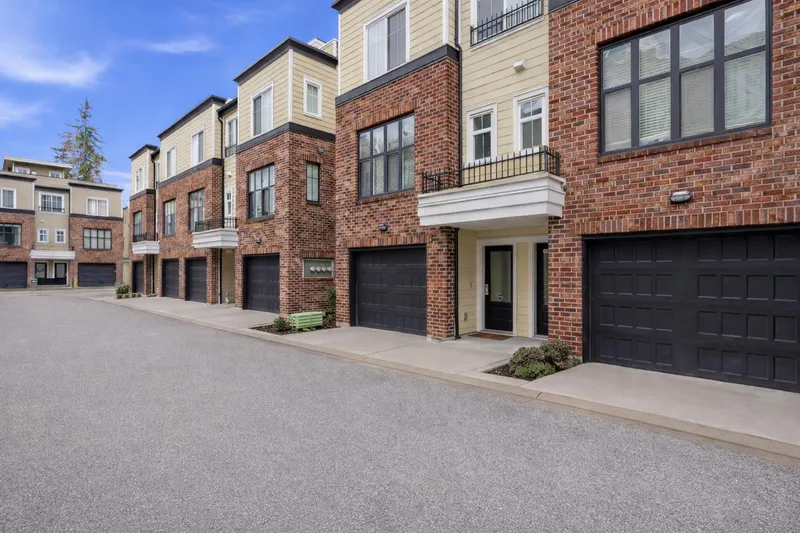 13 15588 32 AVENUE - photo 3 of 25