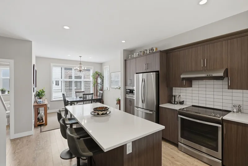 13 15588 32 AVENUE - photo 4 of 25