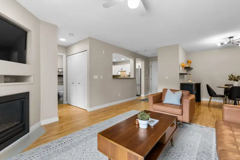 307 20976 56 AVENUE - photo 4 of 31