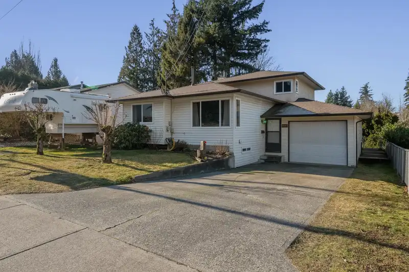 3585 OLD CLAYBURN ROAD - photo 4 of 40