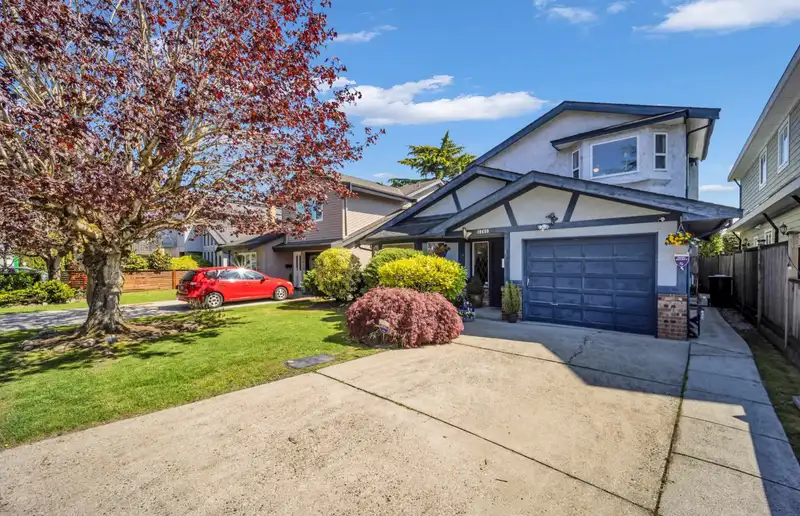 10460 HOLLYBANK DRIVE - photo 4 of 34