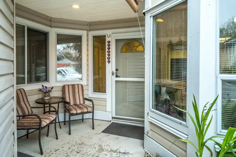 109 16031 82ND AVENUE - photo 3 of 30
