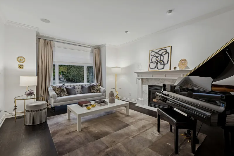 4081 WOODBURY AVENUE - photo 4 of 25